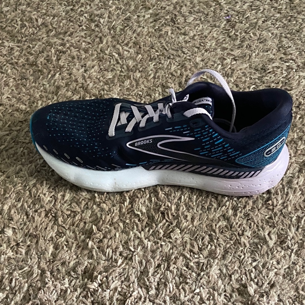 Brooks Glycerin GTS Navy and Teal Women's Running Sneaker SINGLE RIGHT SHOE